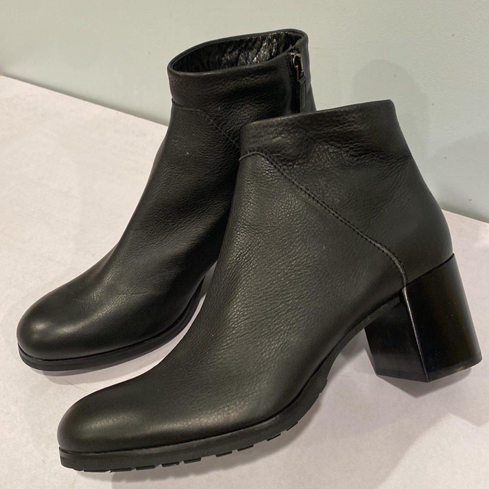 Aquatalia Italy NEW black leather ankle zipper boots 🥾 & dust bag block heel - Picture 5 of 16